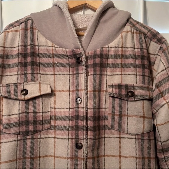 Allie Rose Women’s Sherpa Lined Flannel Jacket with Hood and Pockets - Picture 2 of 10